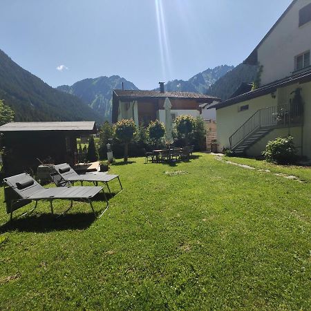 Alpenchalet Dona Partenen Kültér fotó